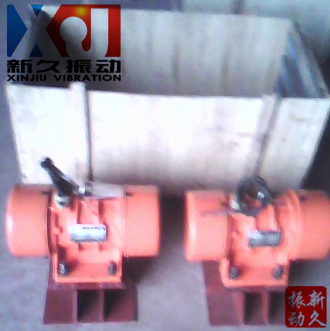 倉壁振動器 倉壁振動器